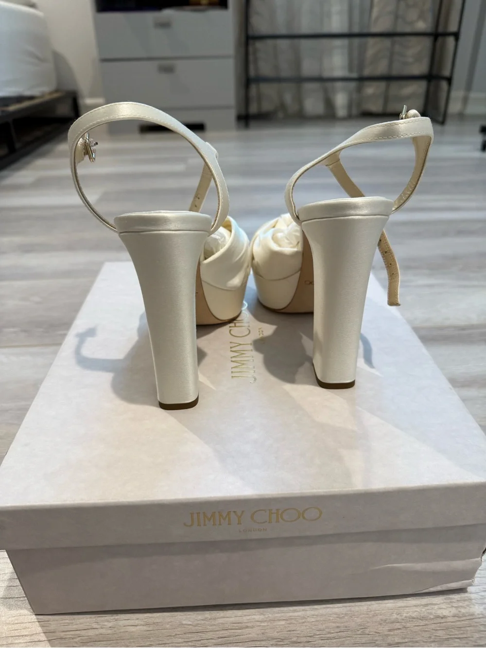 Jimmy Choo Heloise - Picture 4 of 8